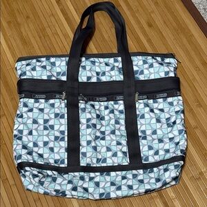 LESPORTSAC Xl Geometric Tote Bag With Matching Pouch